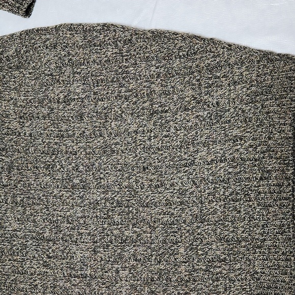 Tip Top Classics Sweater - Picture 3 of 9